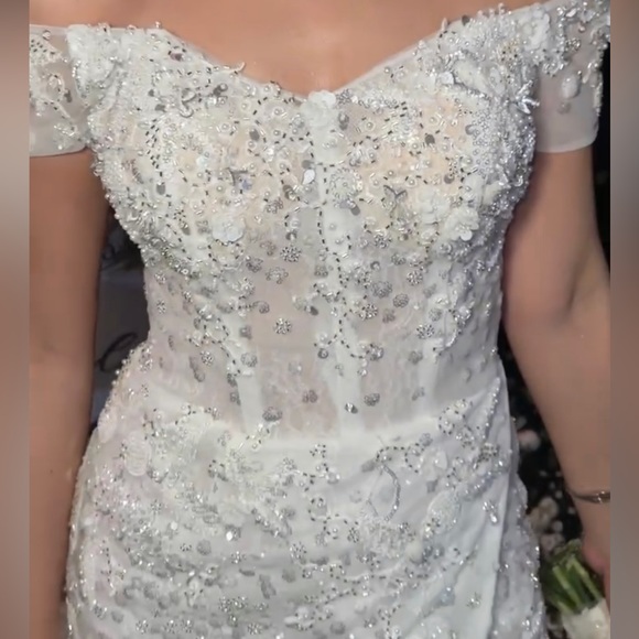 Wedding Dress - Picture 3 of 4